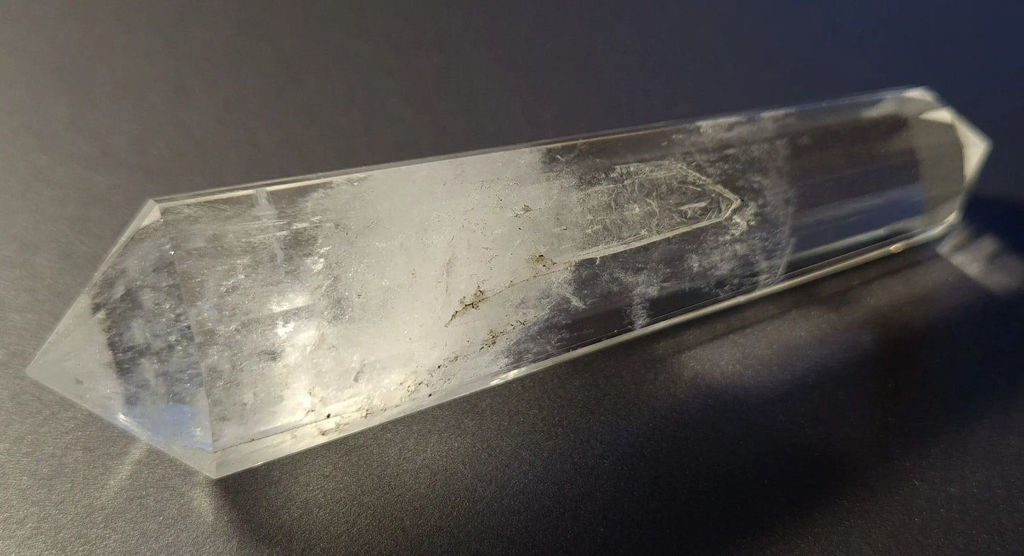 Cristal de quartz - 12 facettes - 7.8cm x 1.9cm - 34g Ma boutique