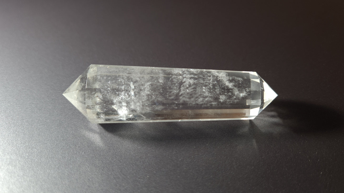 Quartz crystal - 12 faces - 7.7 x 1.6 cm - 30g