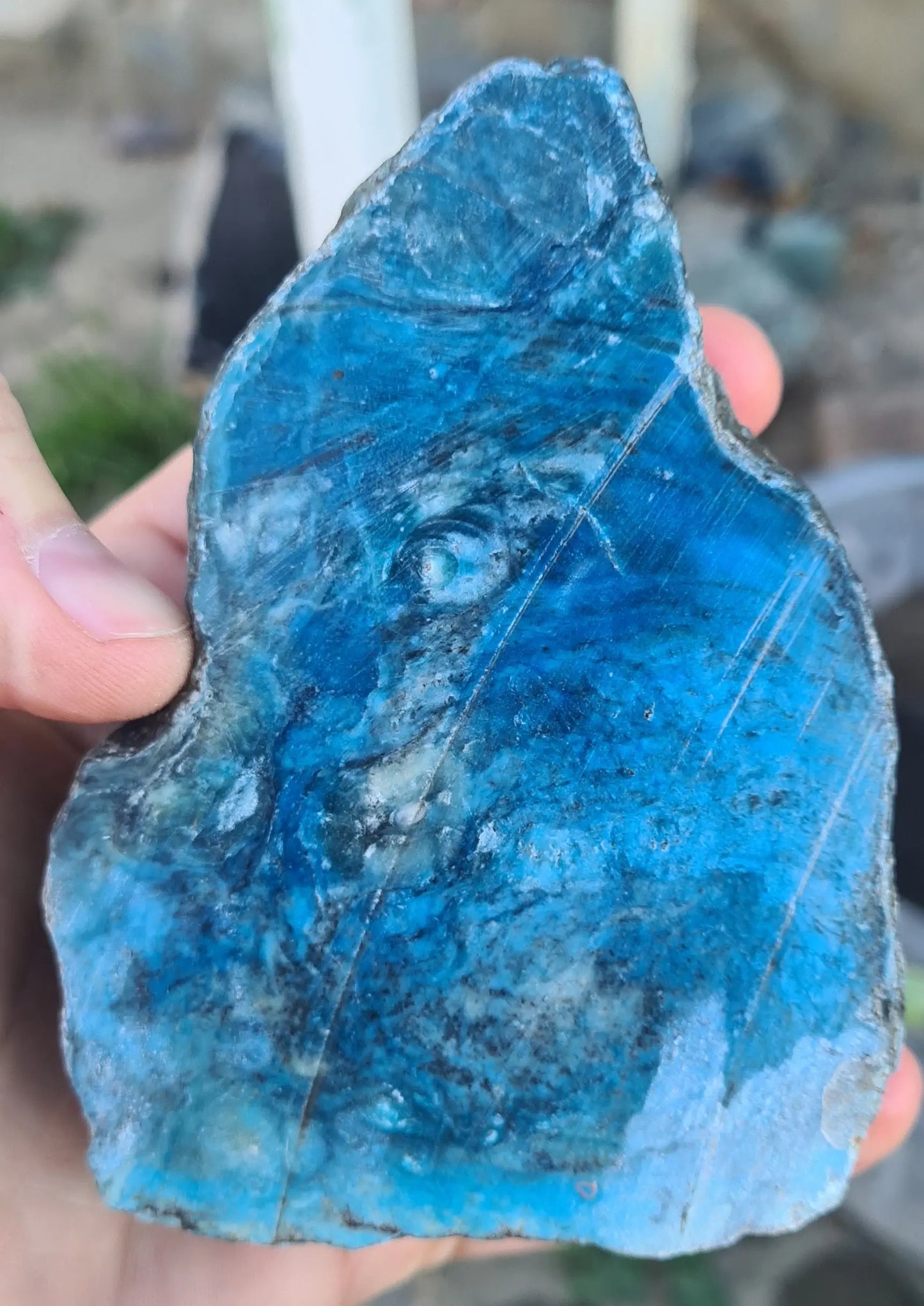 Plaque de dianite (jade bleu) Cristal Roche