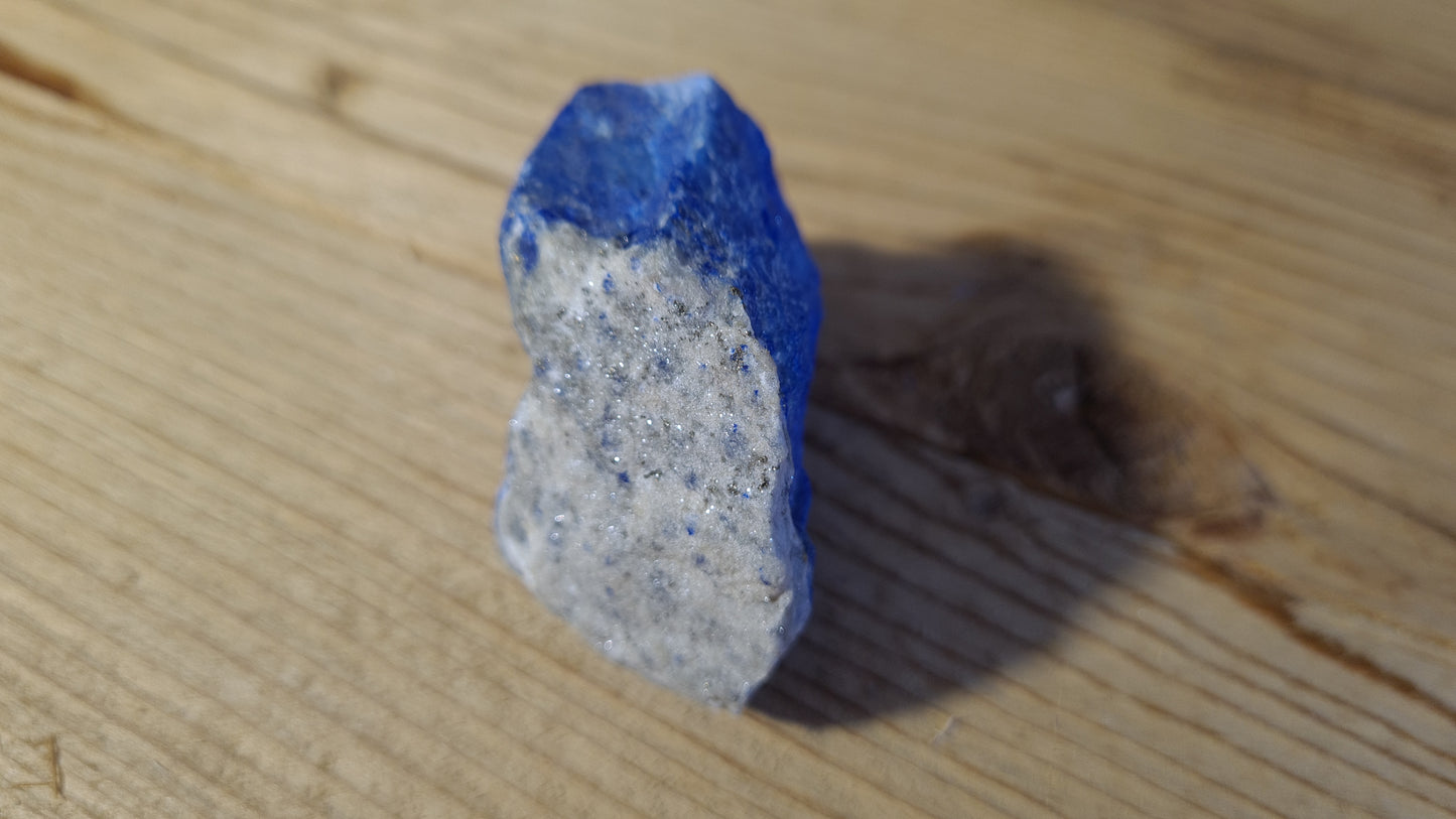 Pierre de lapis-lazuli brute de 74g