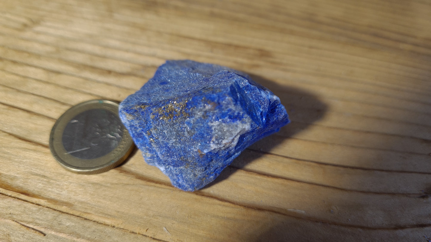 Pierre de lapis-lazuli brute de 38.4