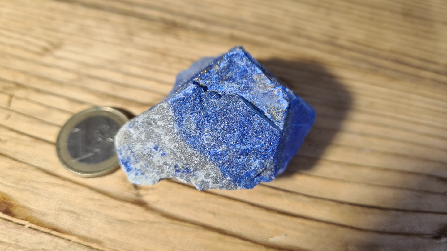 Pierre de lapis-lazuli brute de 84.8g
