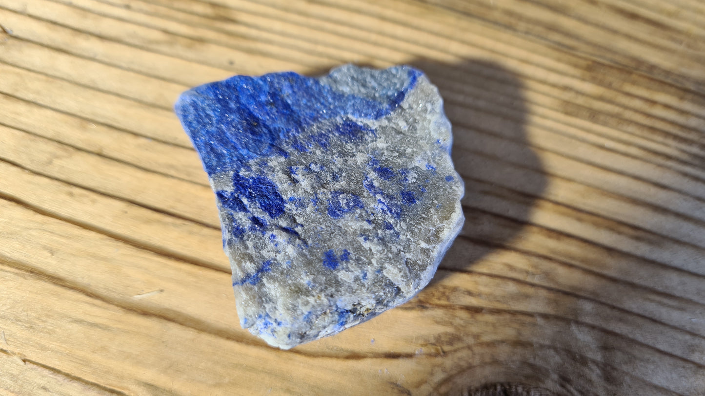 Pierre de lapis-lazuli brute de 43g