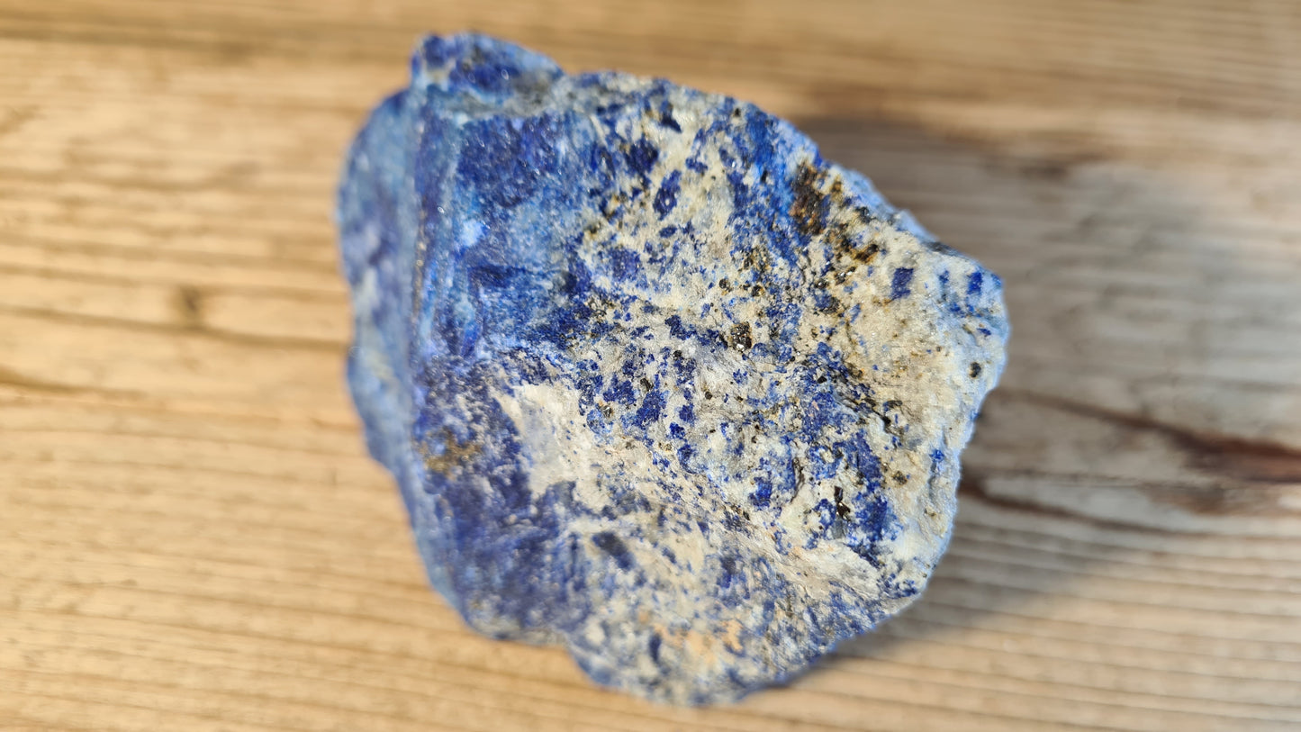 250.5g raw lapis lazuli stone