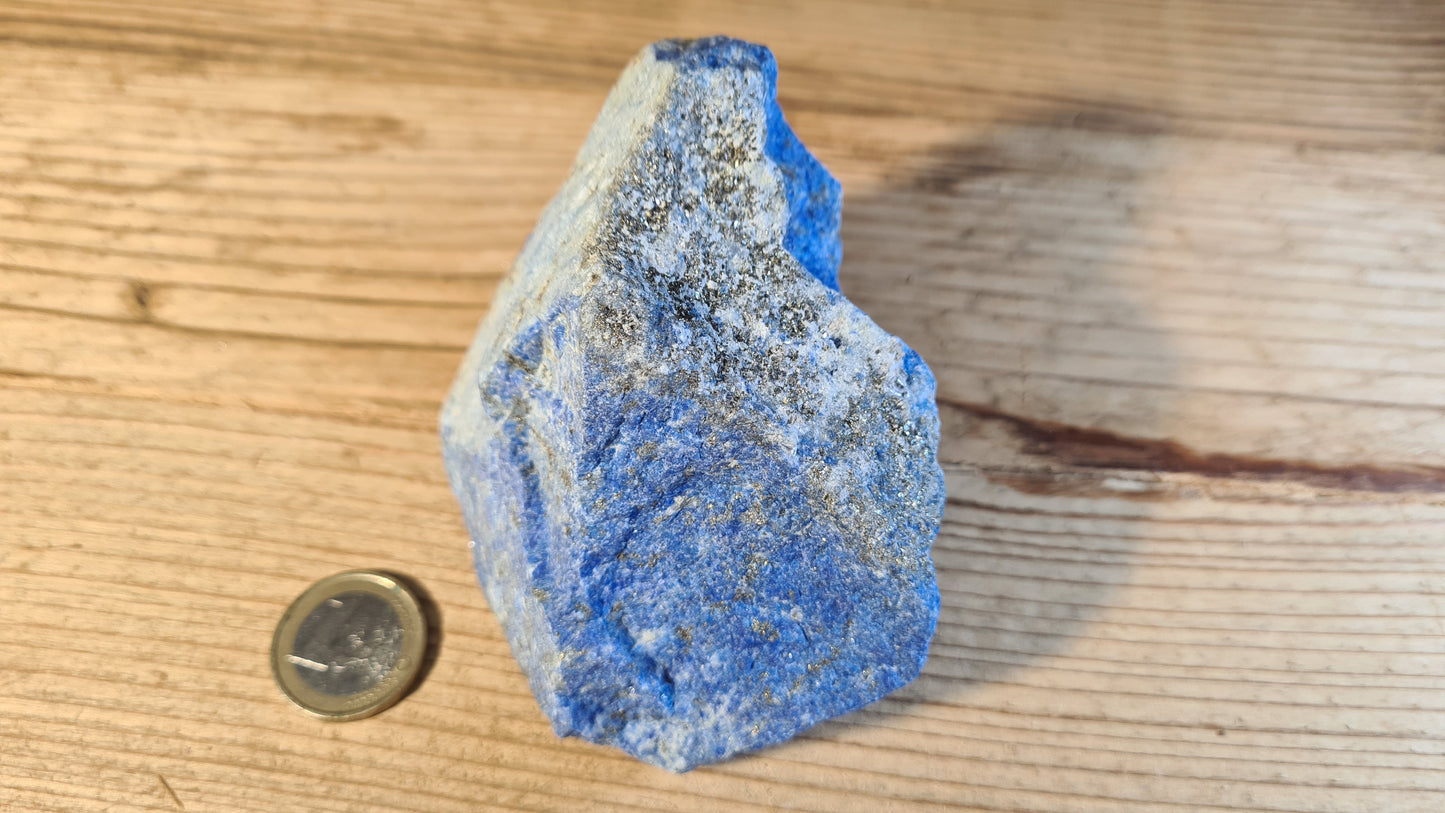 Pierre de lapis-lazuli brute de 440g