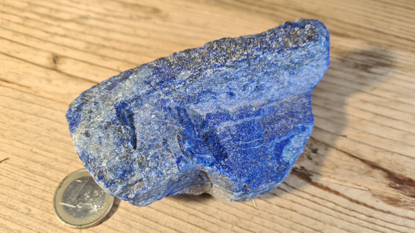 Pierre de lapis-lazuli brute de 228g
