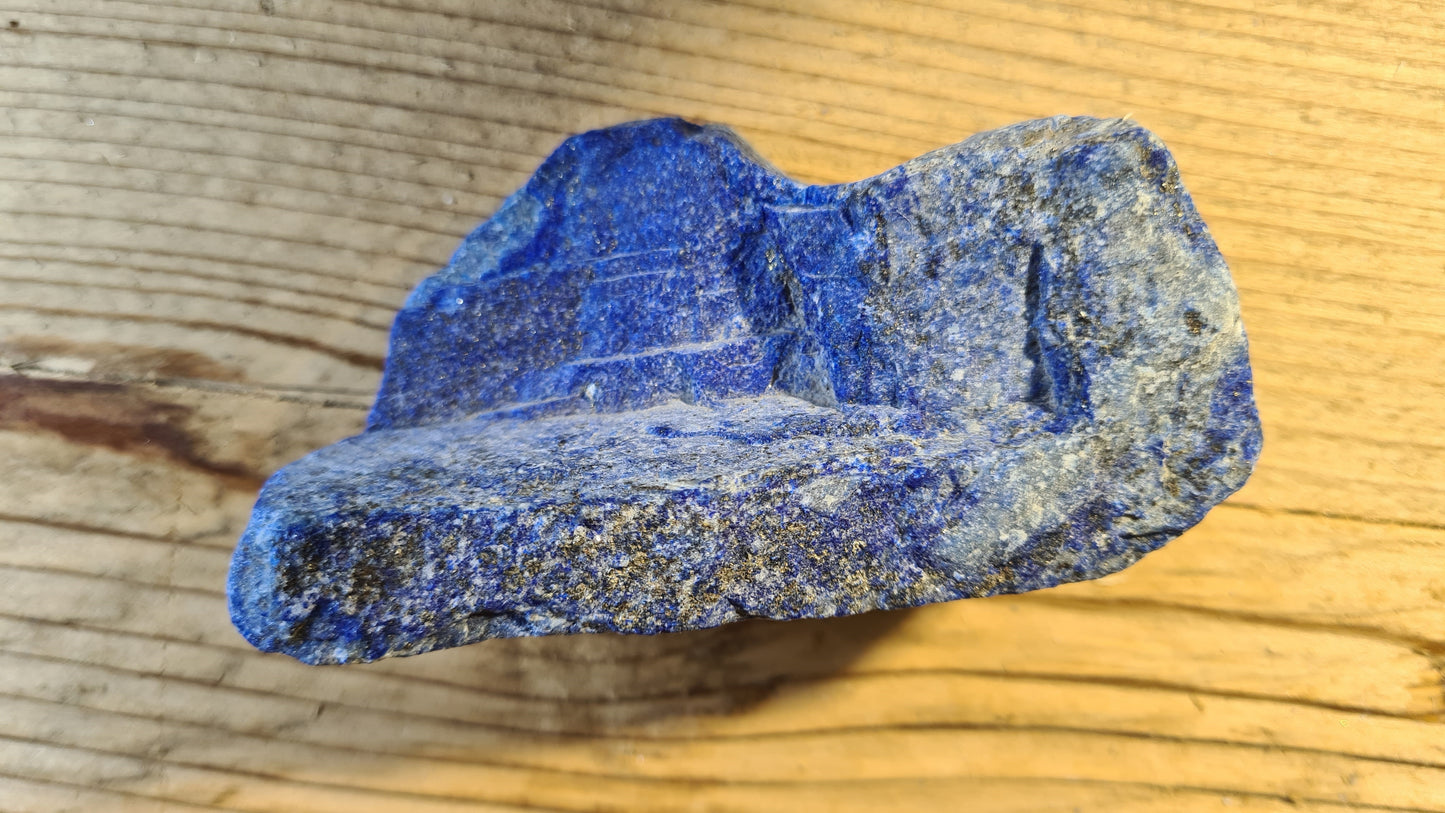 Pierre de lapis-lazuli brute de 228g