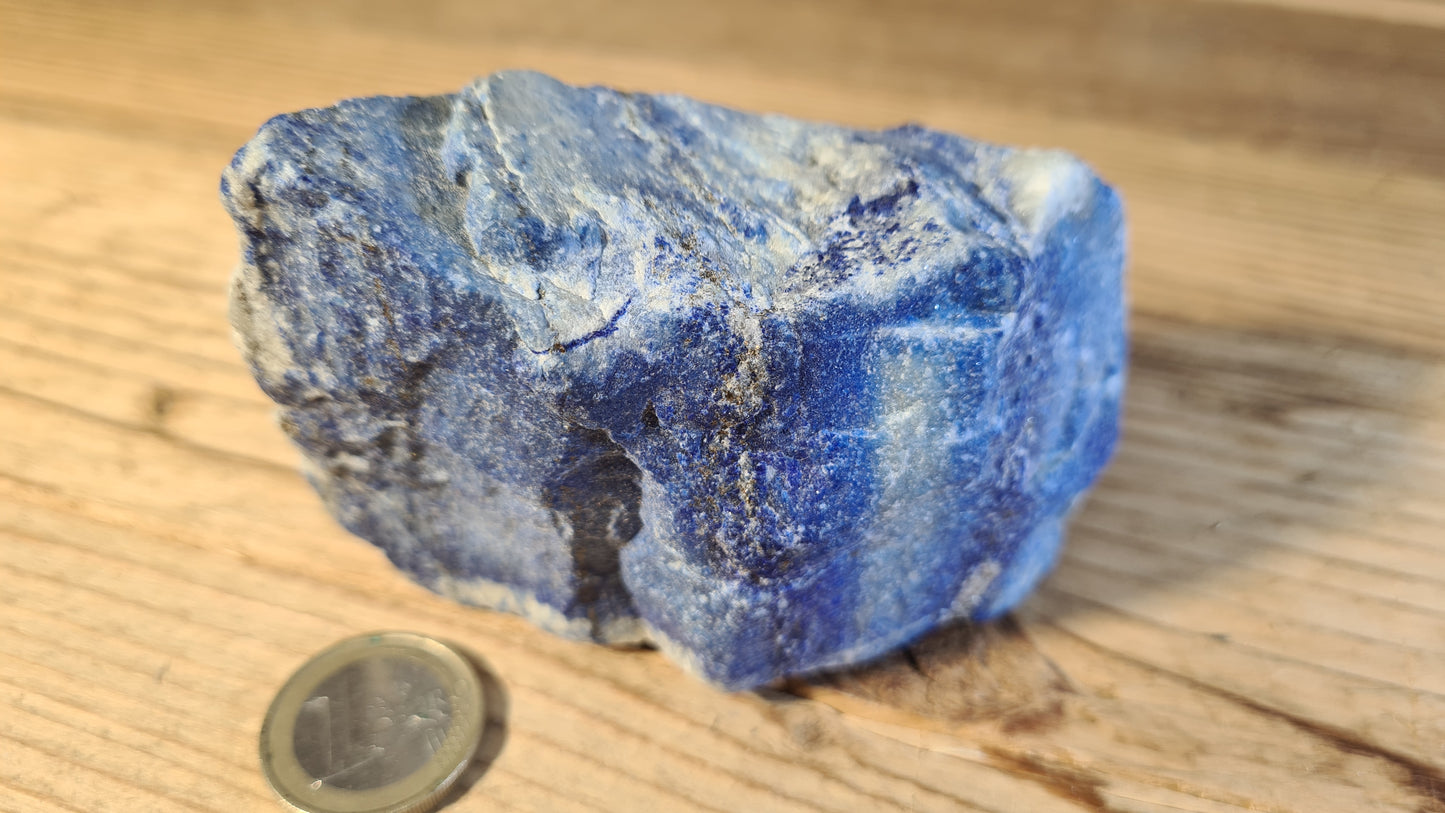 Pierre de lapis-lazuli brute de 271g