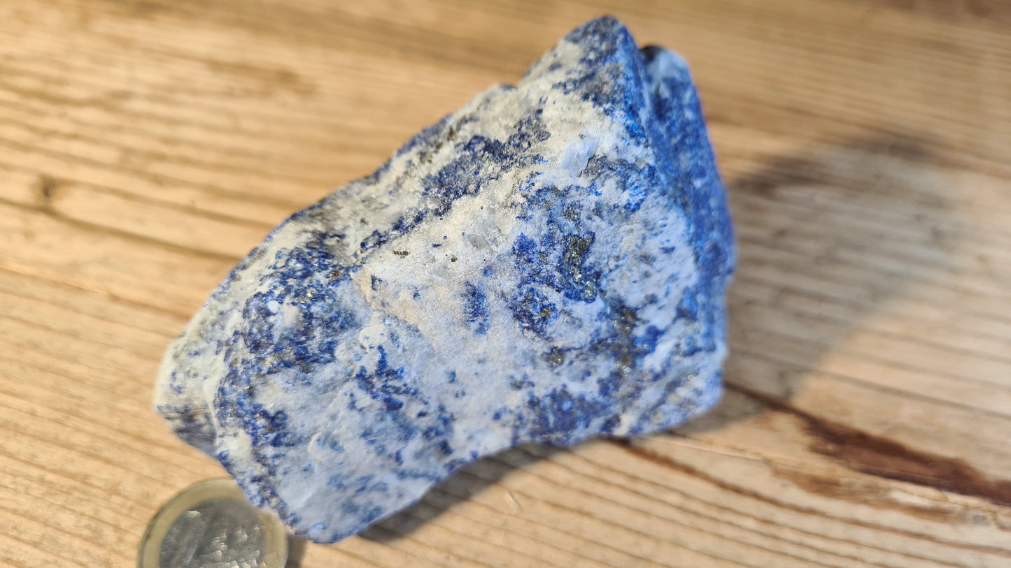 Pierre de lapis-lazuli brute de 336g