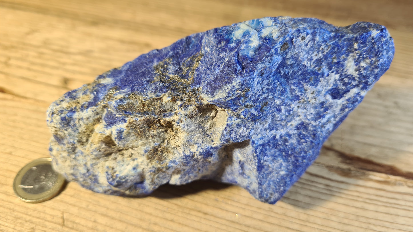 Pierre de lapis-lazuli brute de 538g