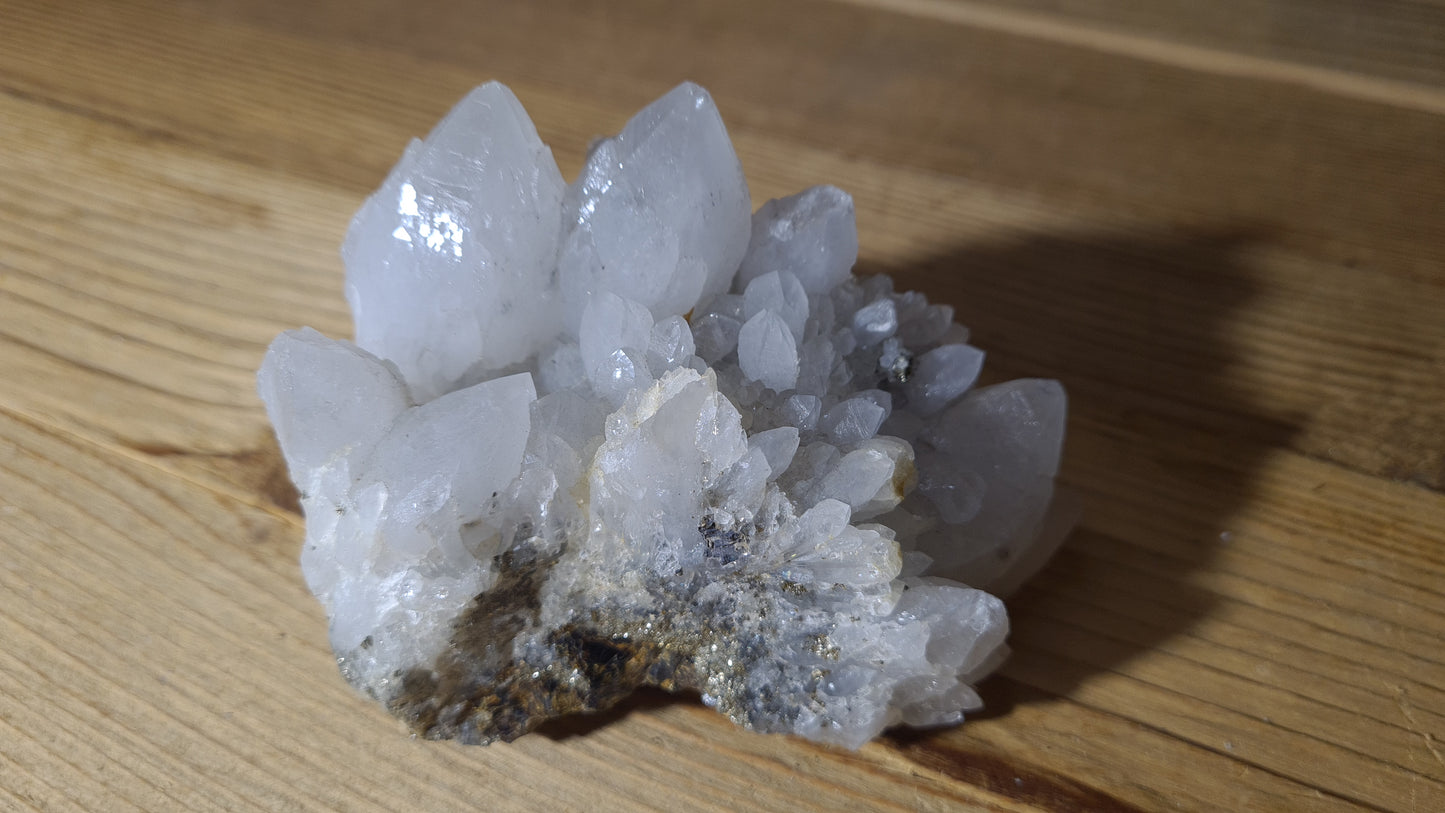 Amas de cristaux quartz et pyrite, 568g, 10x7.5cm