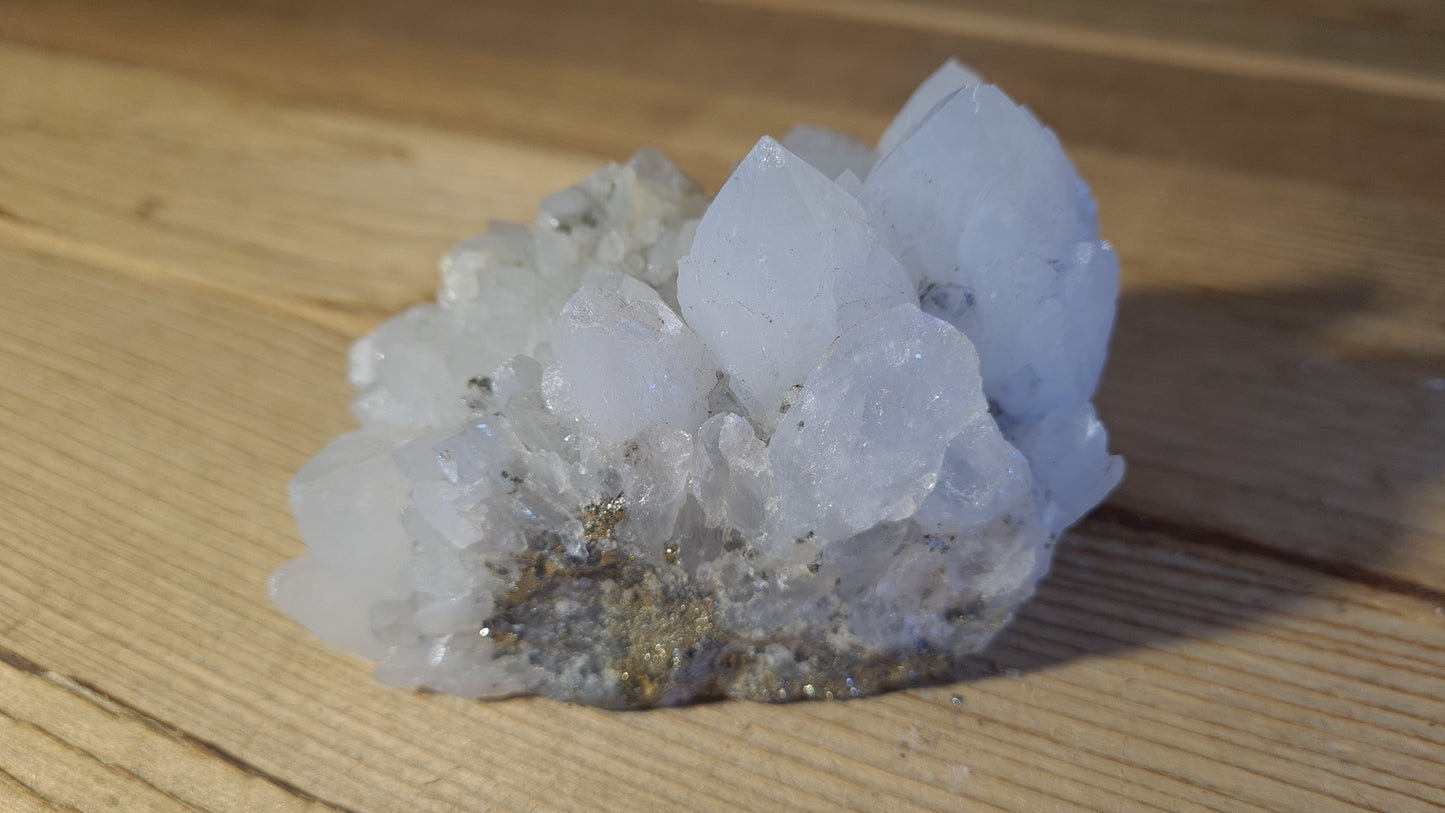 Amas de cristaux quartz et pyrite, 568g, 10x7.5cm