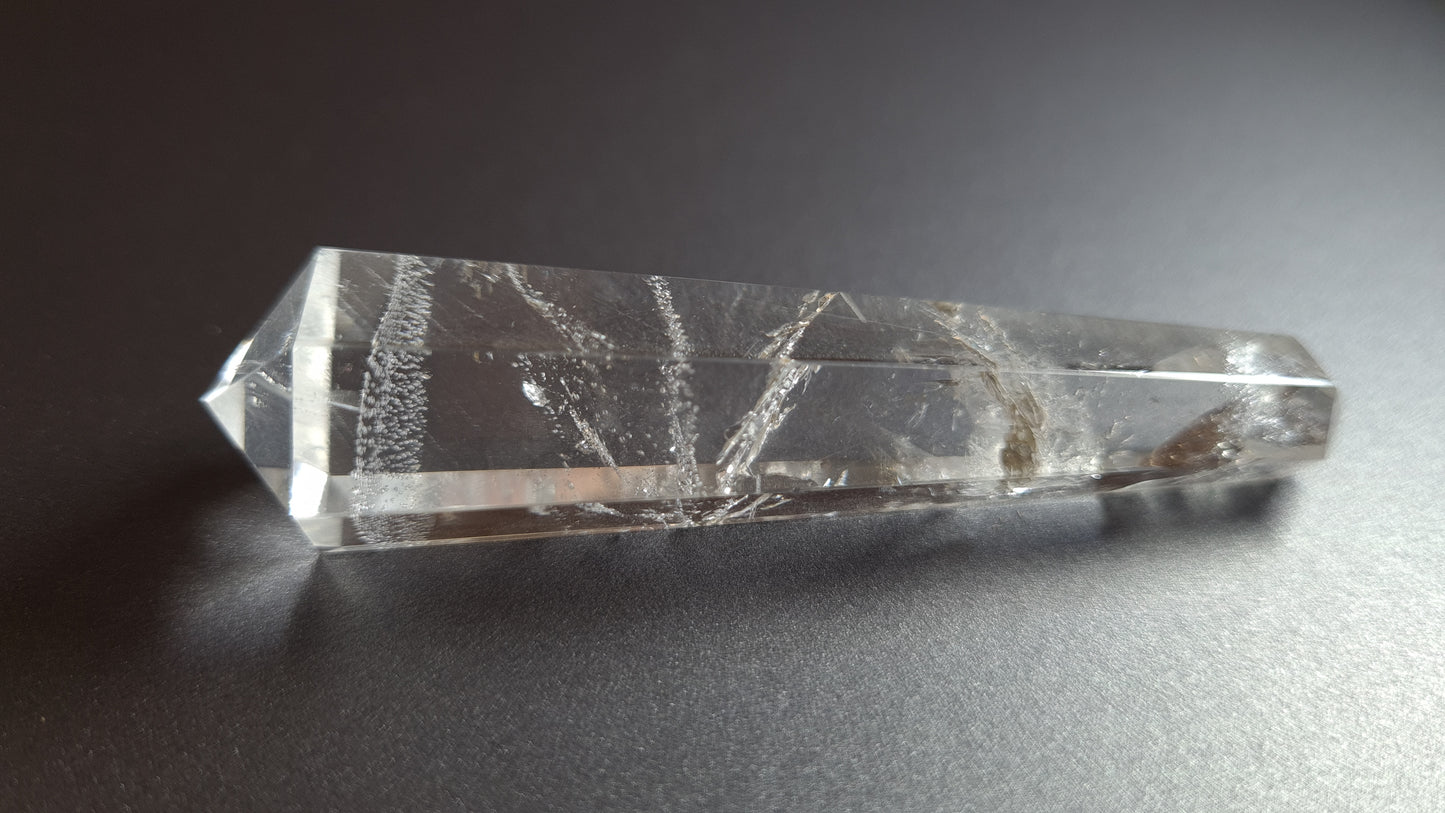 Cristal de quartz - 6 facettes - 7.2 x 1.8 cm - 24.2 g