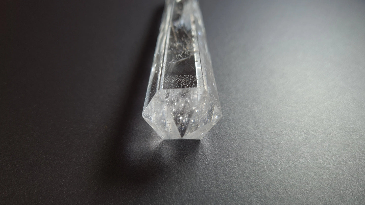 Cristal de quartz - 6 facettes - 7.2 x 1.8 cm - 24.2 g Ma boutique