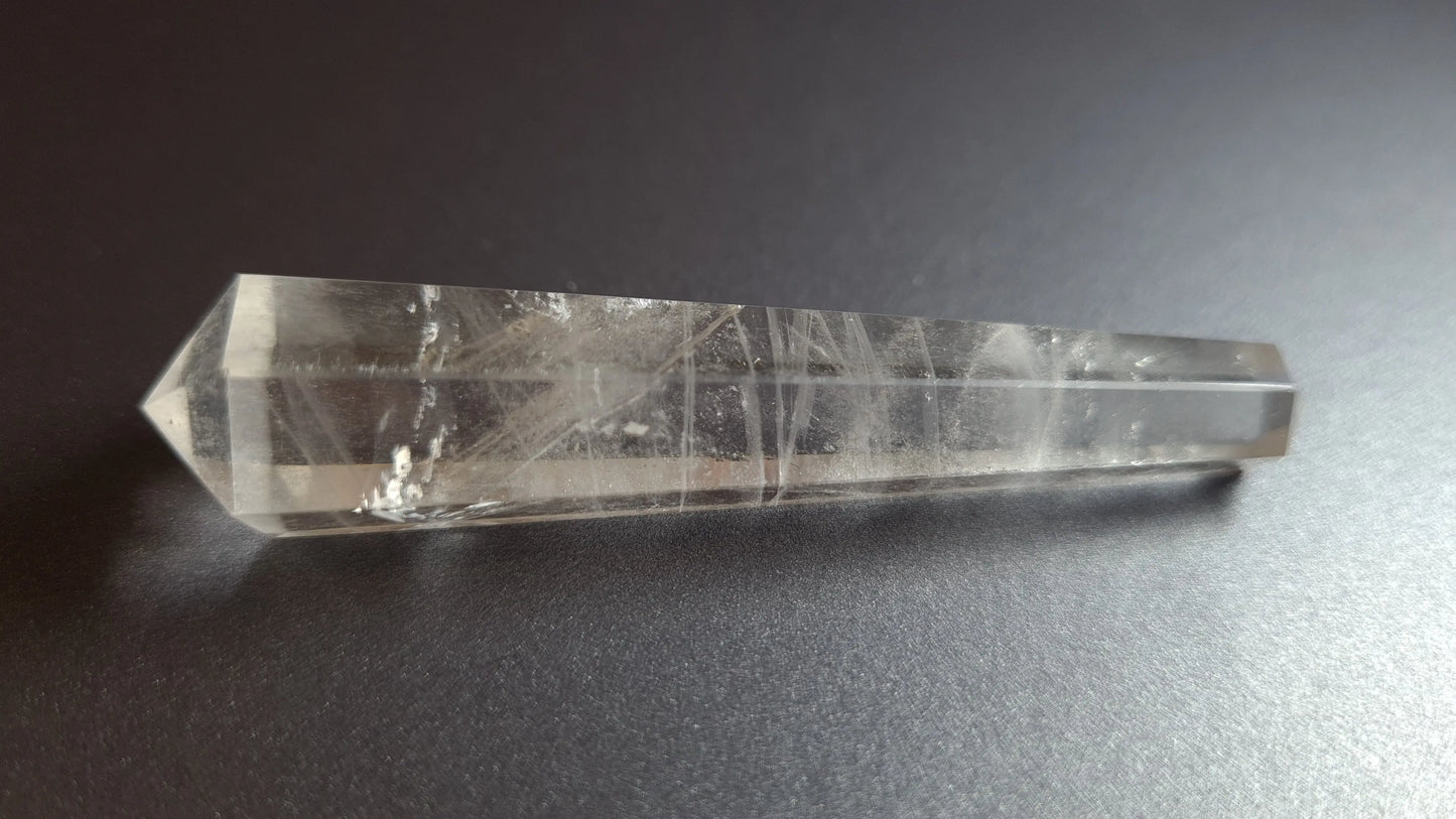 Cristal de quartz - 6 facettes - 6.9 x 1.6 cm - 17.4 g Ma boutique