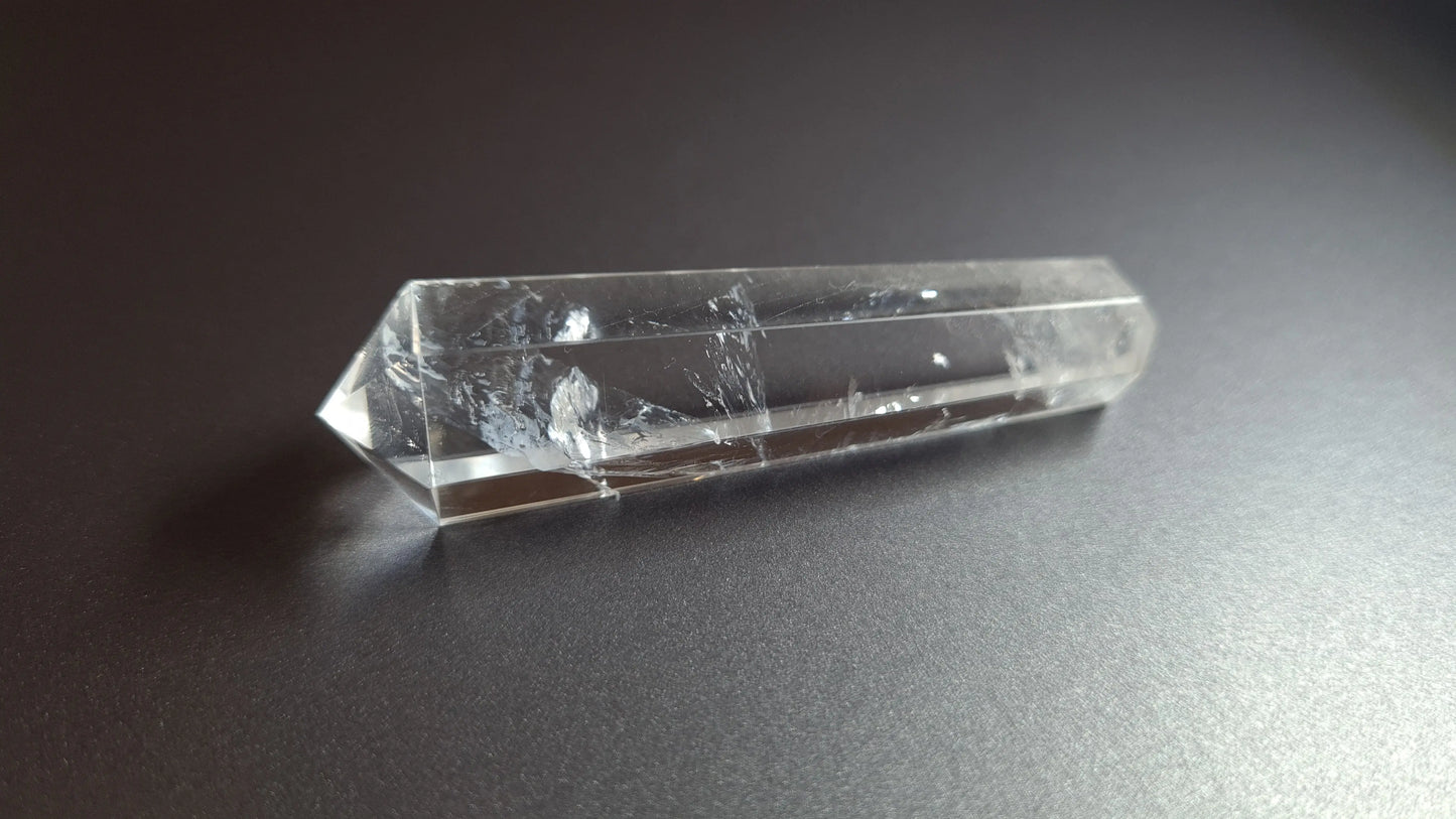 Cristal de quartz - 6 facettes - 6.8 x 1.8 cm - 25.4 g Ma boutique