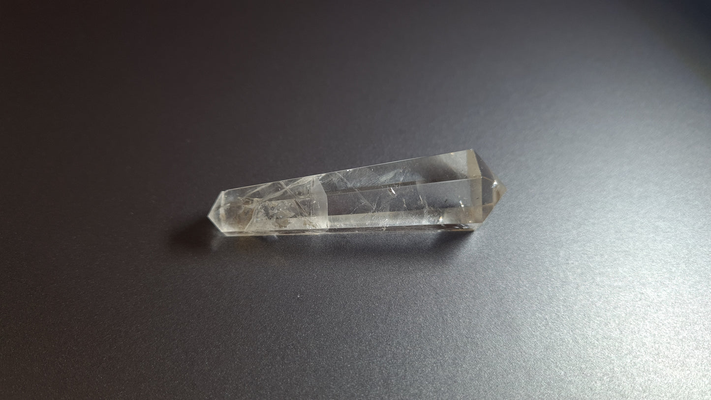 Cristal de quartz - 6 facettes - 6 x 1.7 cm - 17.2 g