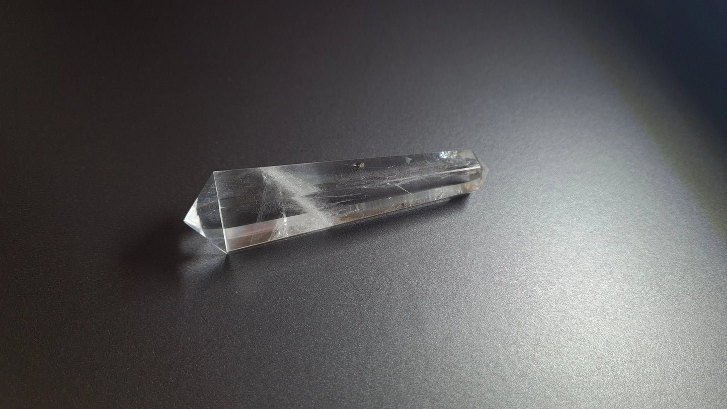 Cristal de quartz - 6 facettes - 7.2 x 1.9 cm - 27.5 g Ma boutique