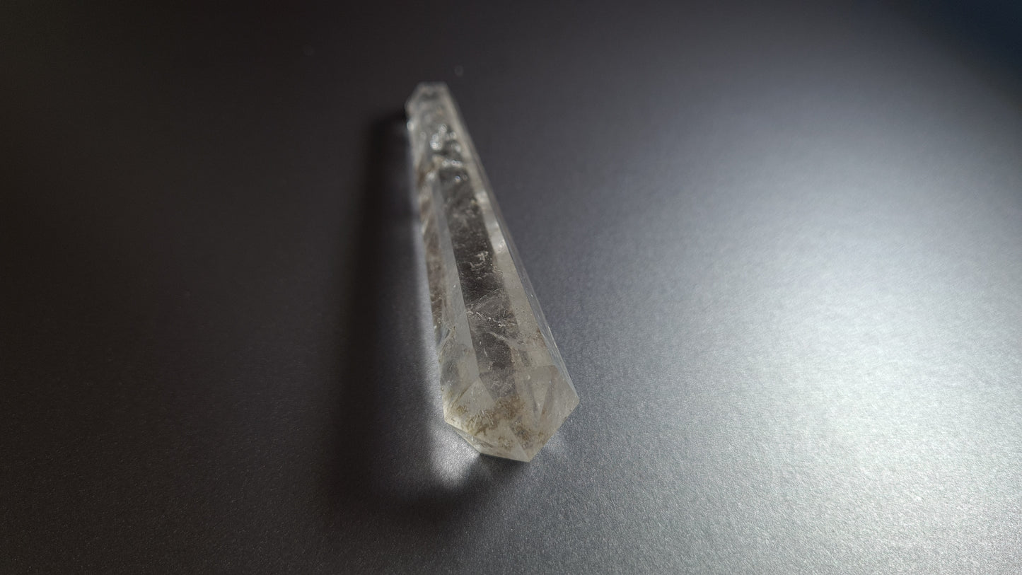Cristal de quartz - 6 faces - 9.1 x 1.8 cm - 28.3 g