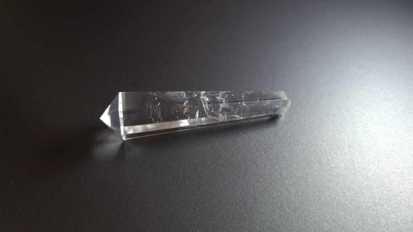 Cristal de quartz - 6 facettes - 6.8 x 1.7 cm - 19.8 g
