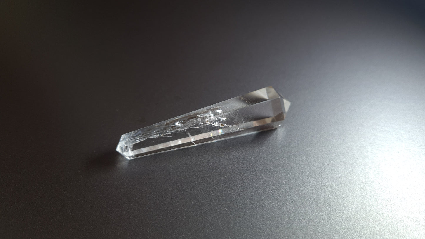 Cristal de quartz - 6 facettes - 6.8 x 1.7 cm - 19.8 g