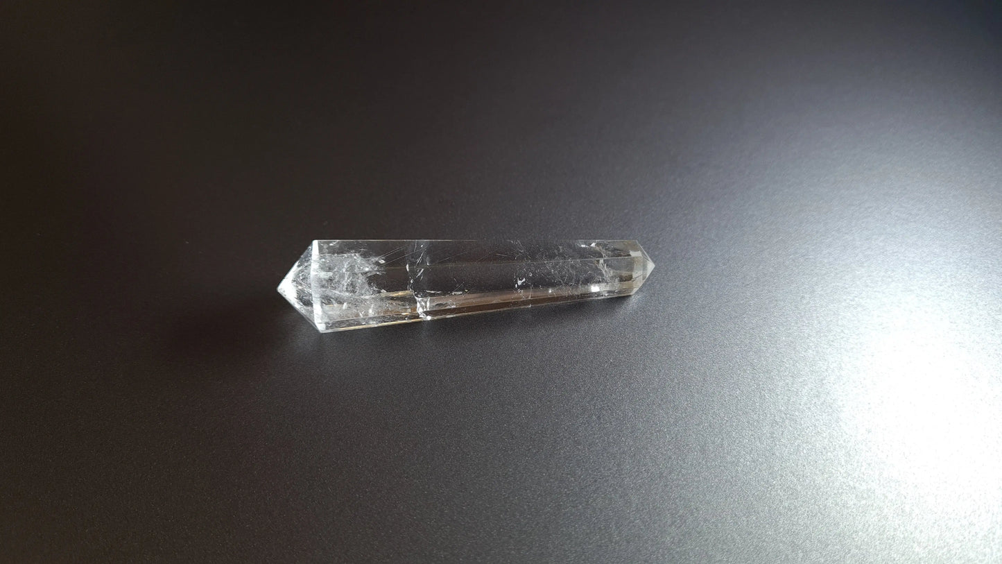Cristal de quartz - 6 facettes - 7.2 x 1.7 cm - 23.6 g Ma boutique