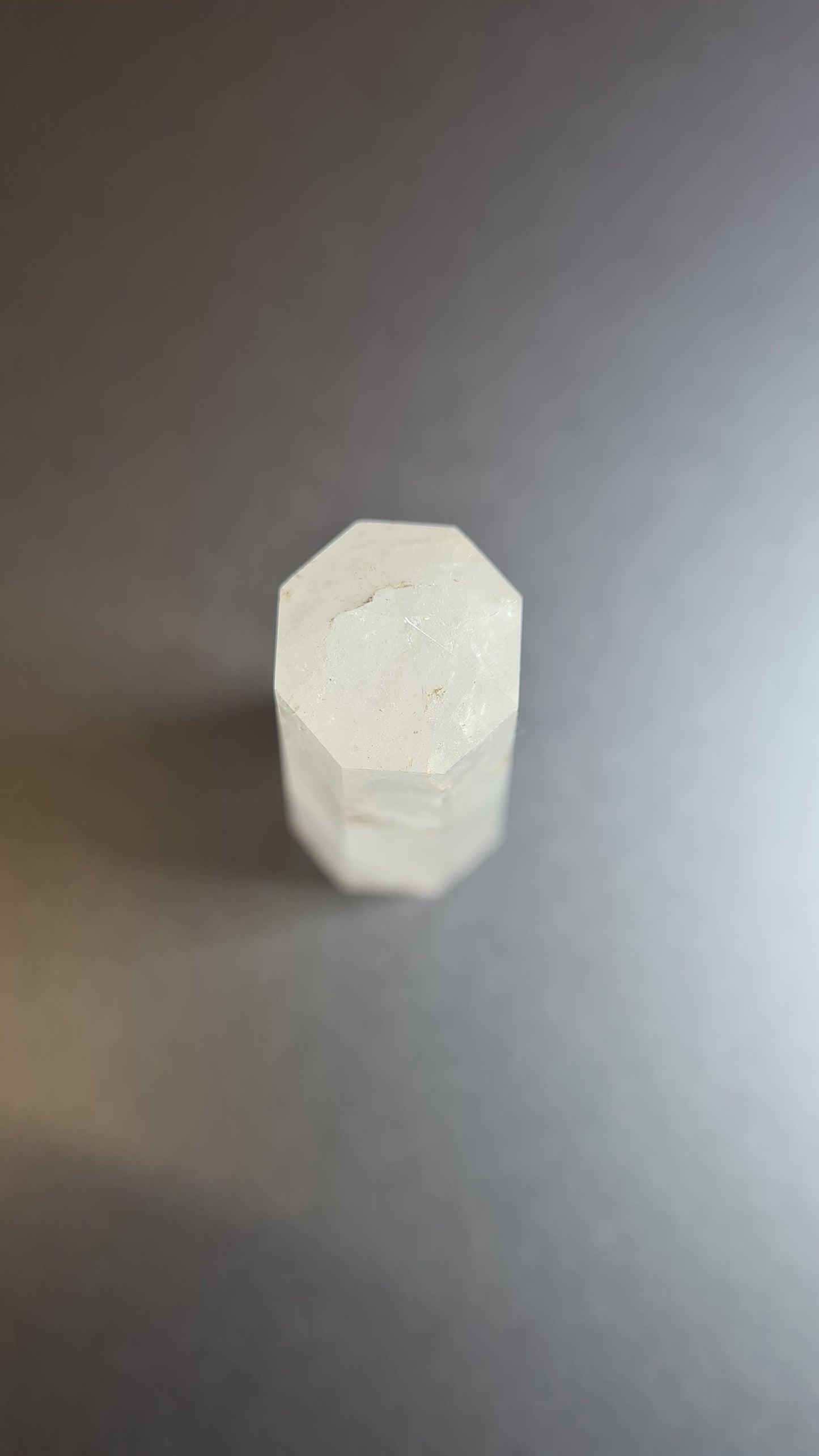 Tour de cristal de quartz 8 faces 7.1cm