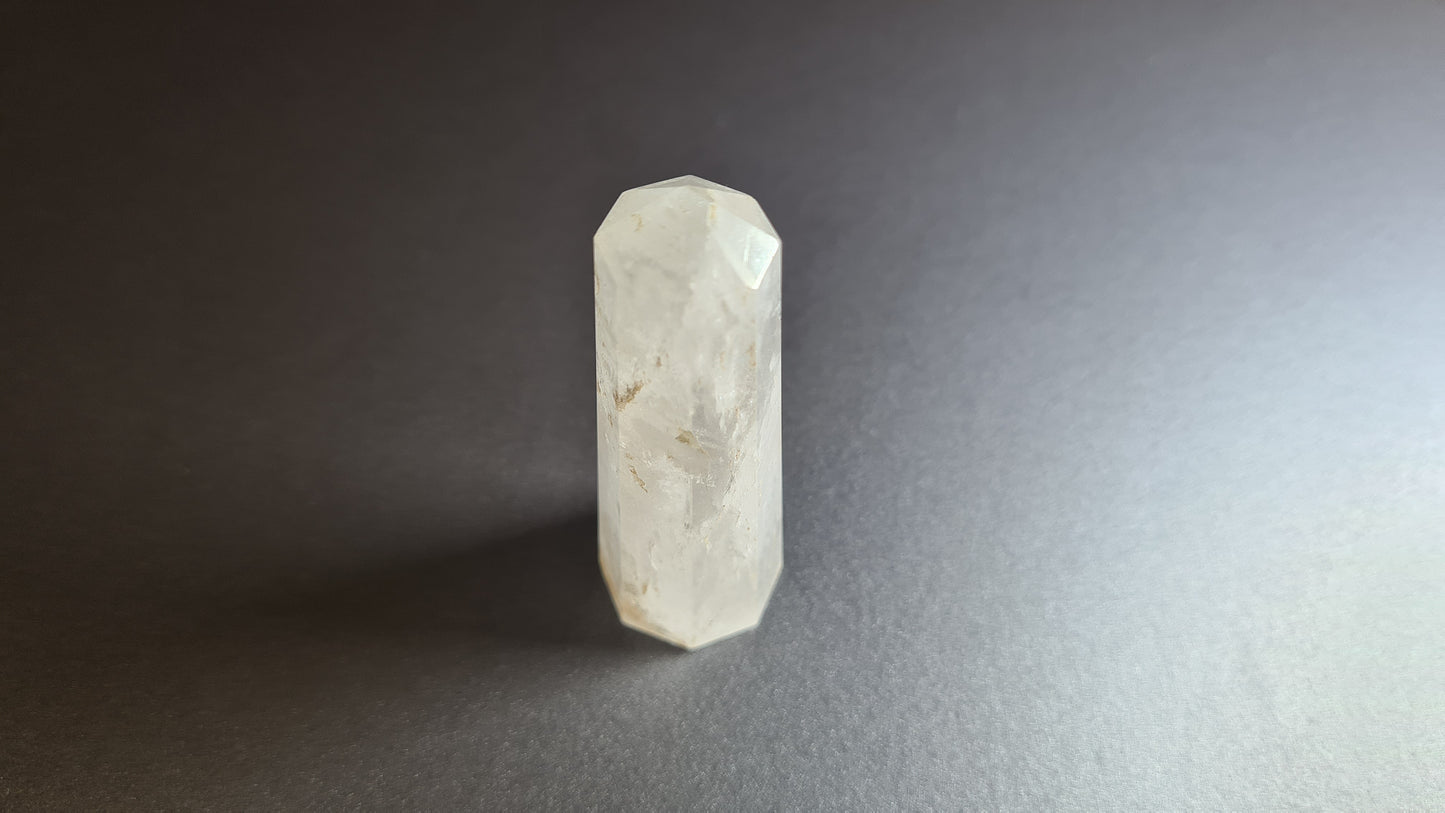 Tour de cristal de quartz 8 faces 7.1cm