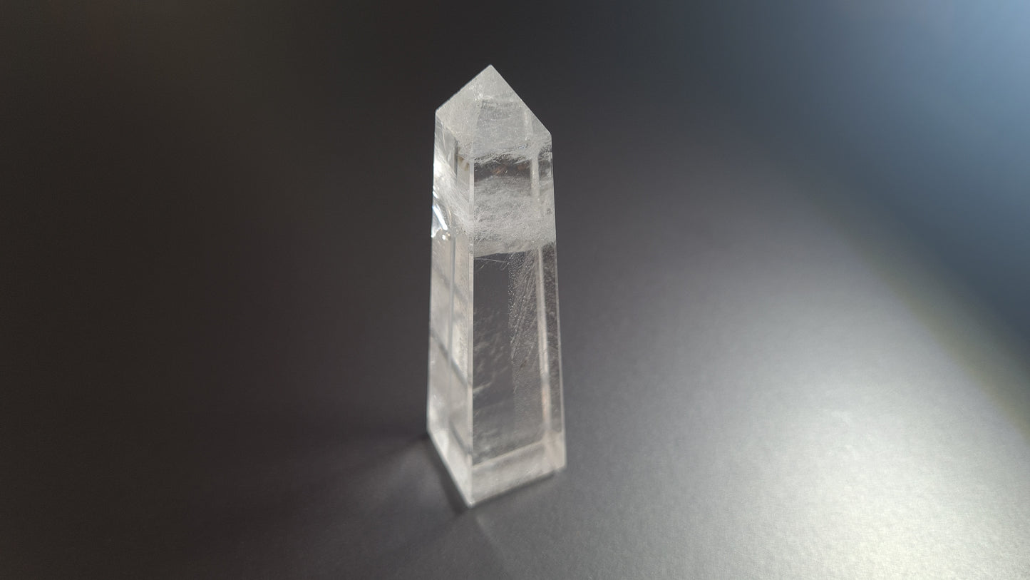 4-sided quartz crystal tower 8.5cm