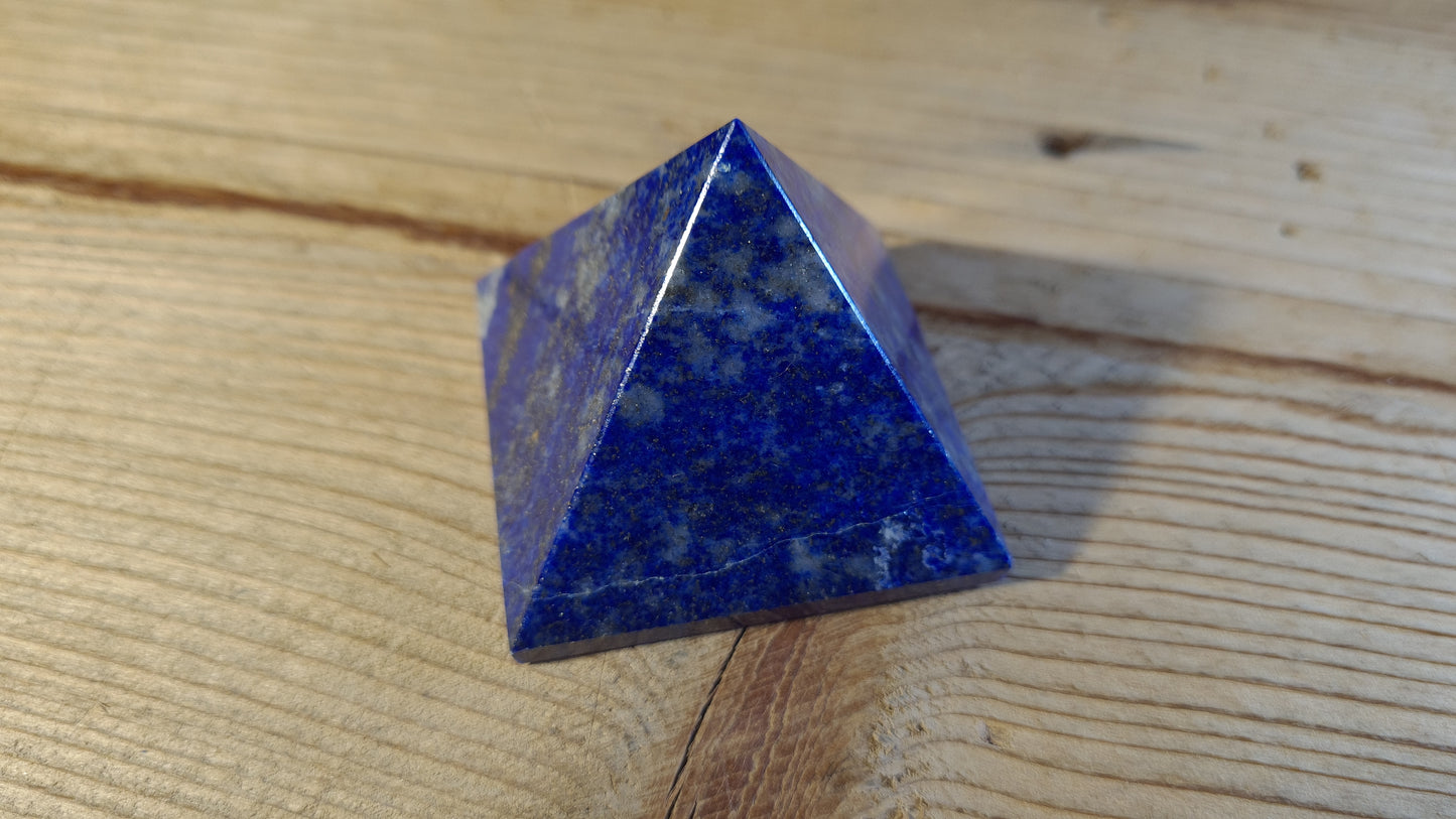 Pyramide en lapis-lazuli de 5cm