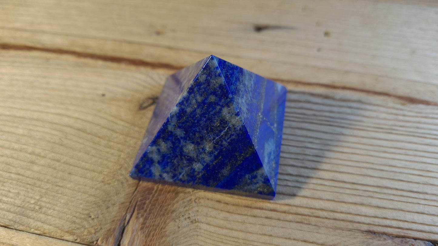 Pyramide en lapis-lazuli de 5cm