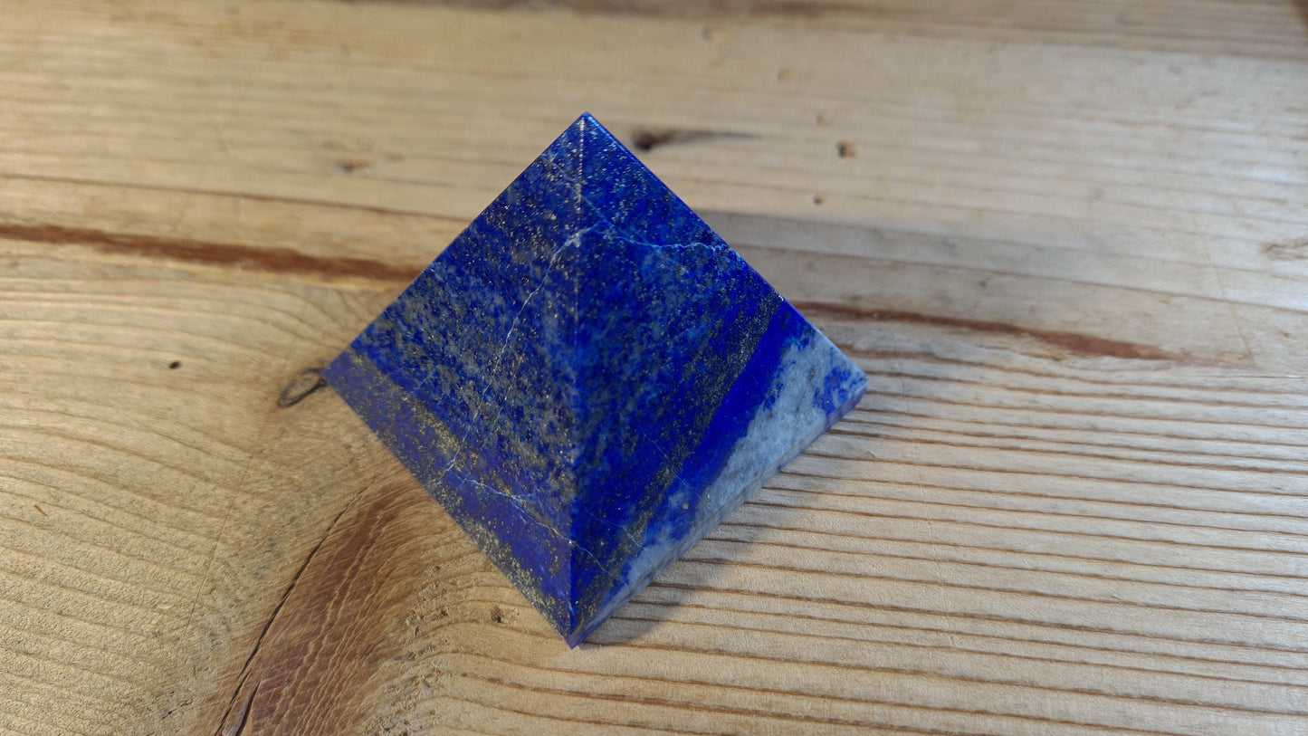 Pyramide en lapis-lazuli de 5cm