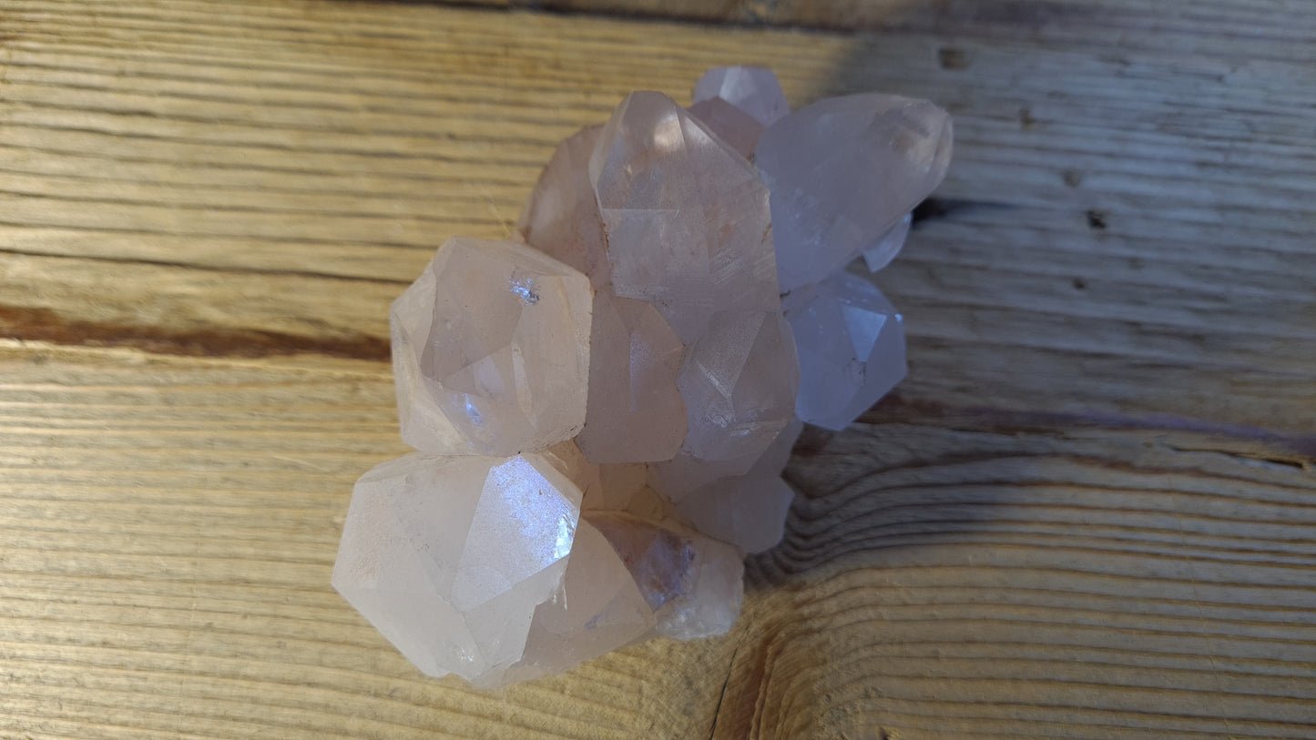 Amas de cristaux de quartz rose 441g, 11x6cm