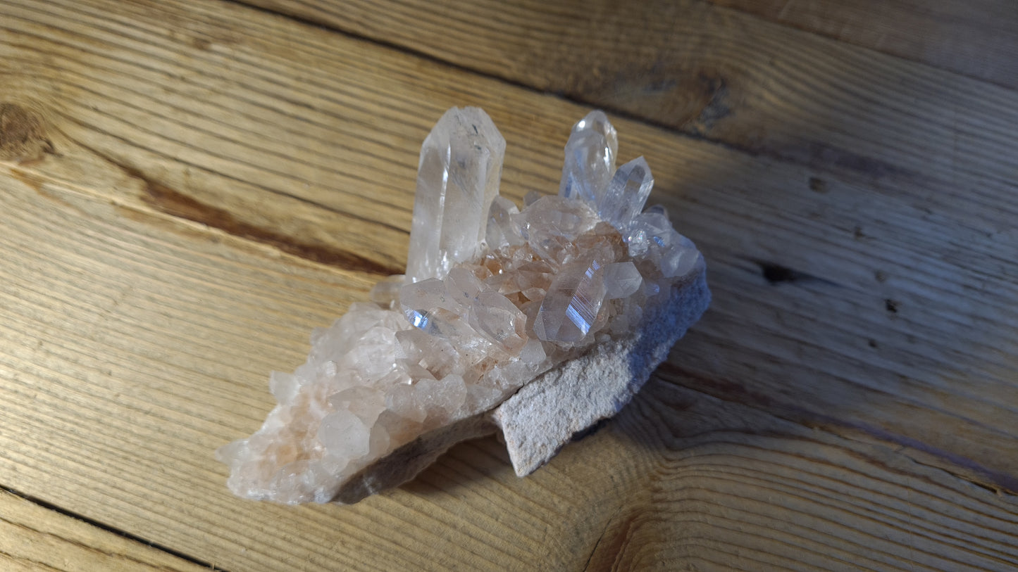 Amas de cristaux de roche / quartz 395g, 12x8cm