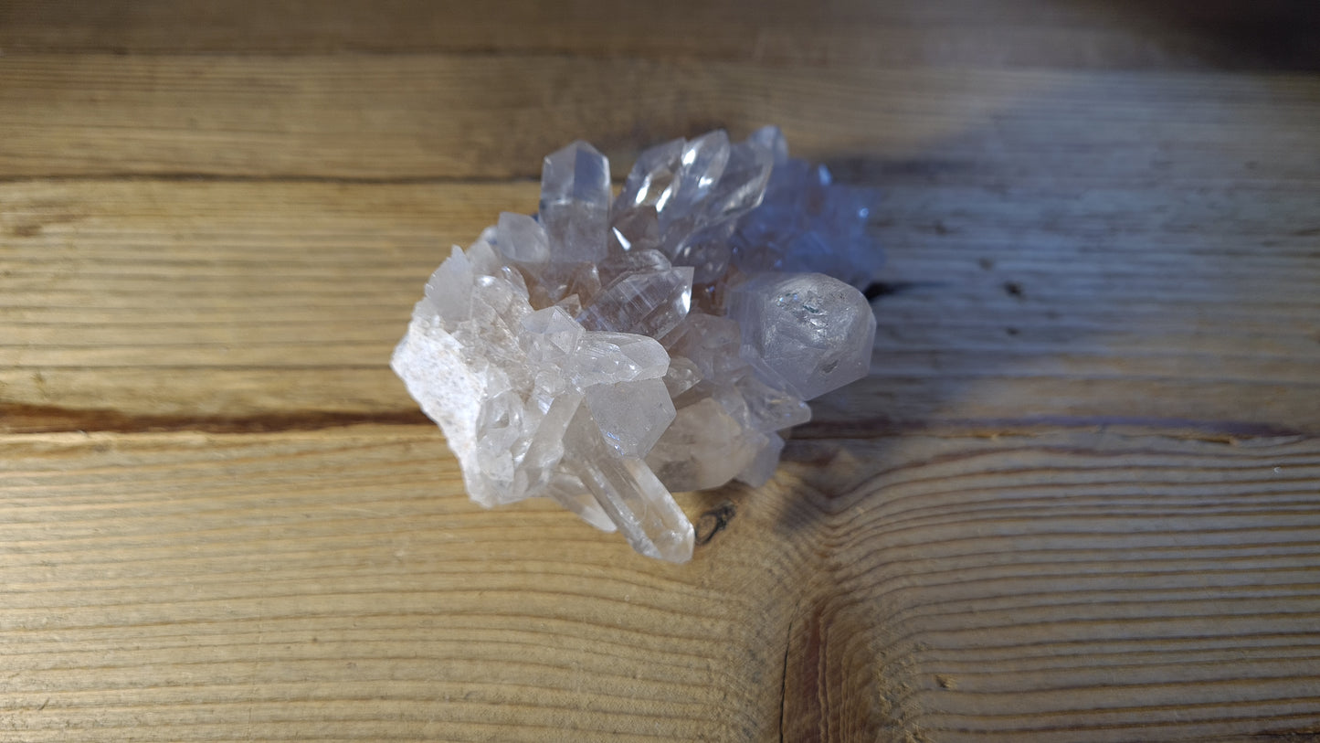 Amas de cristaux de roche / quartz 395g, 12x8cm