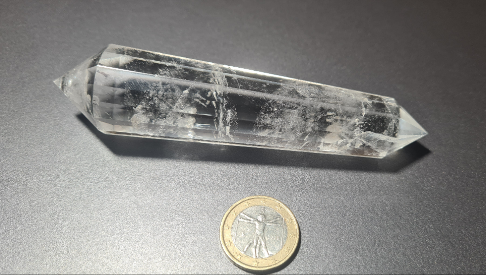 Cristal de quartz - 16 facettes - 12.1 x 2.9 cm - 126.9g