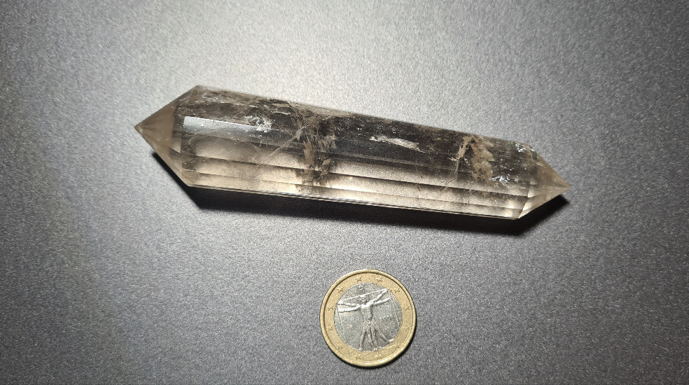 Cristal de quartz fumé - 16 facettes - 10.3 x 2.3 cm - 79.8g