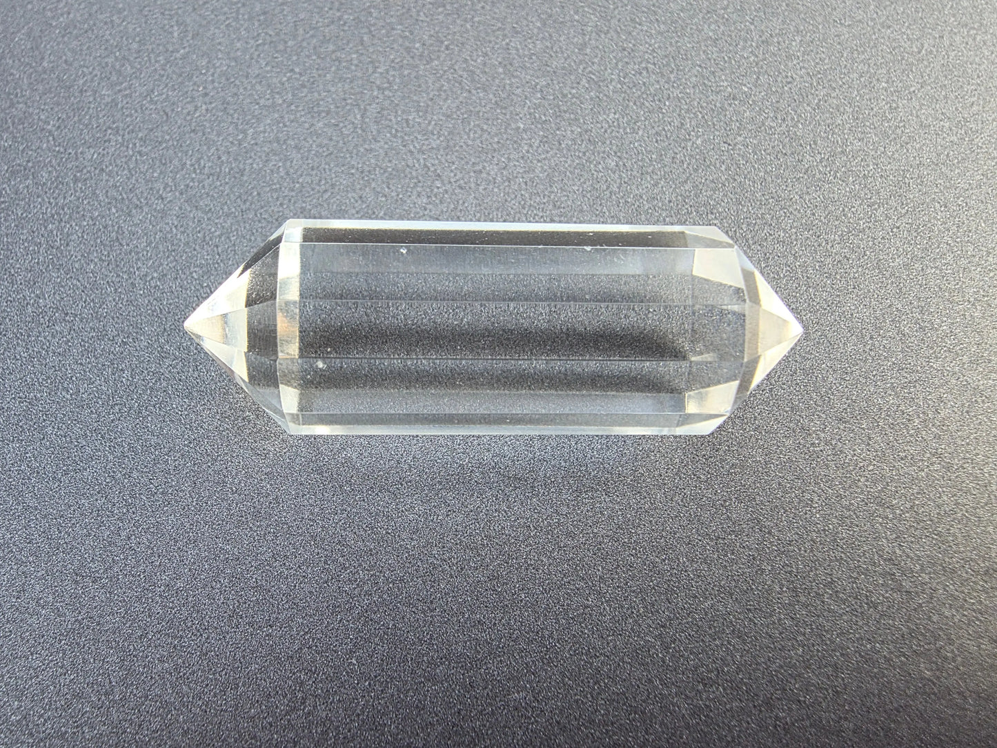 Cristal de quartz – 12 facettes - 4.8 x 1.7 cm - 20.7g Ma boutique