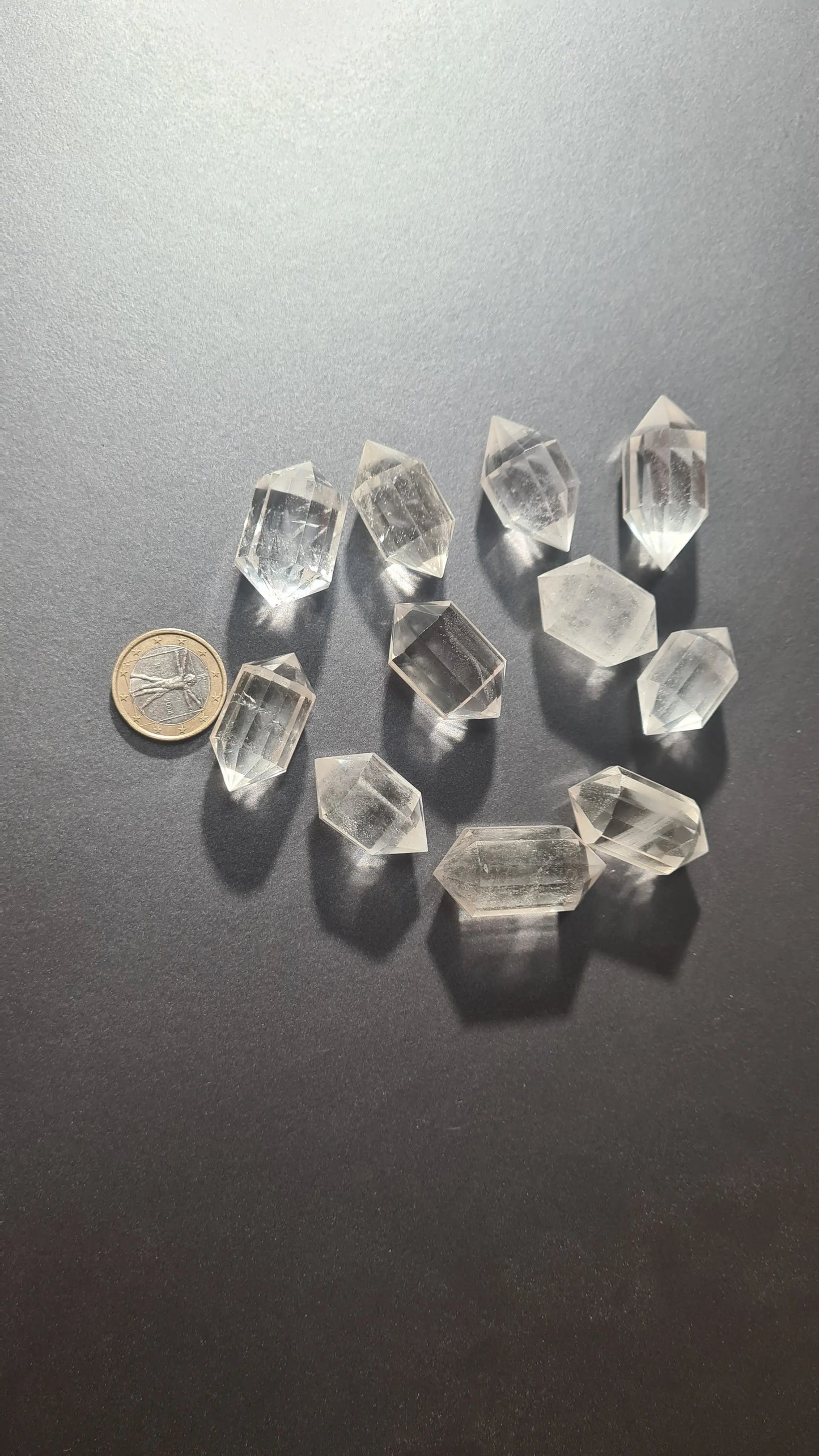 Petits cristaux de quartz 12 facettes Cristal Roche