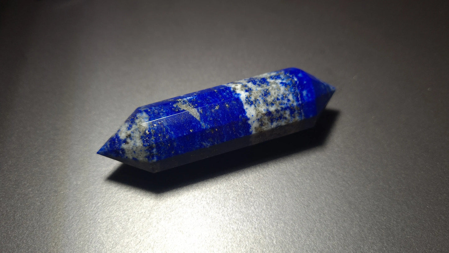 Lapis-Lazuli 12 facettes 7.5 x 2cm, 60g Cristal Roche