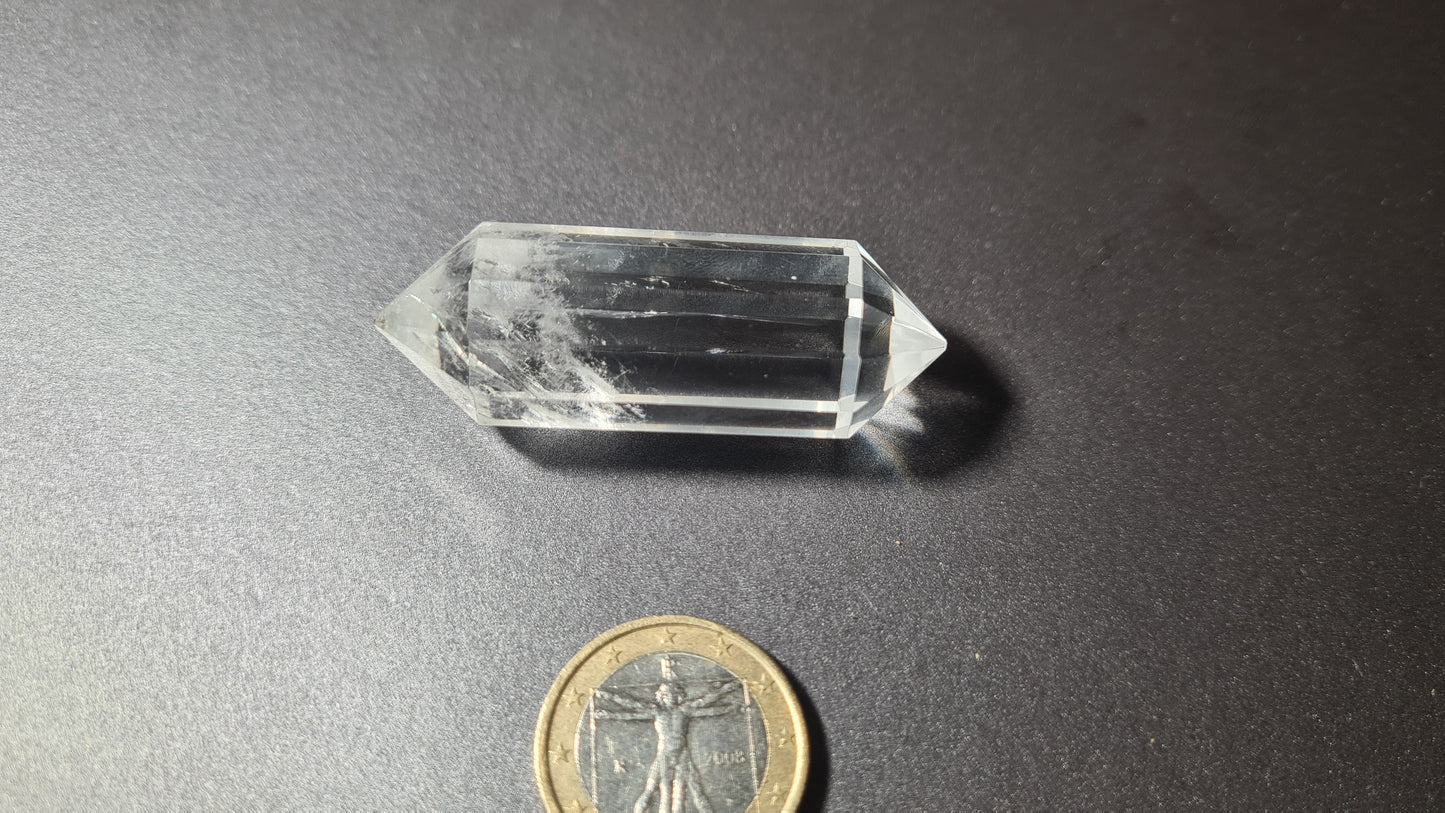 Cristal de quartz - 12 facettes - 5.6 x 1.8 cm - 30g