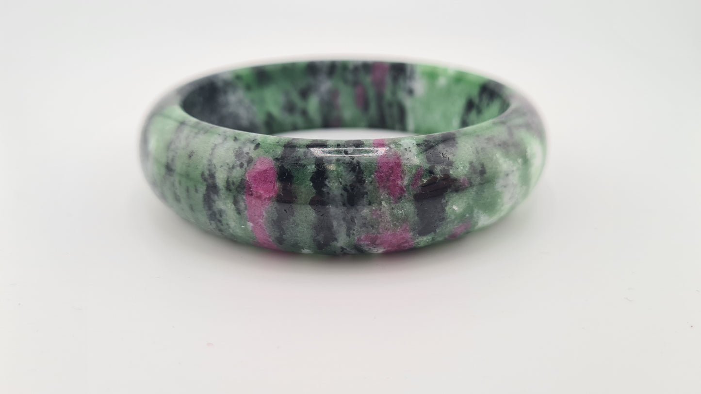 Bracelet massif "jonc" en rubis zoïsite