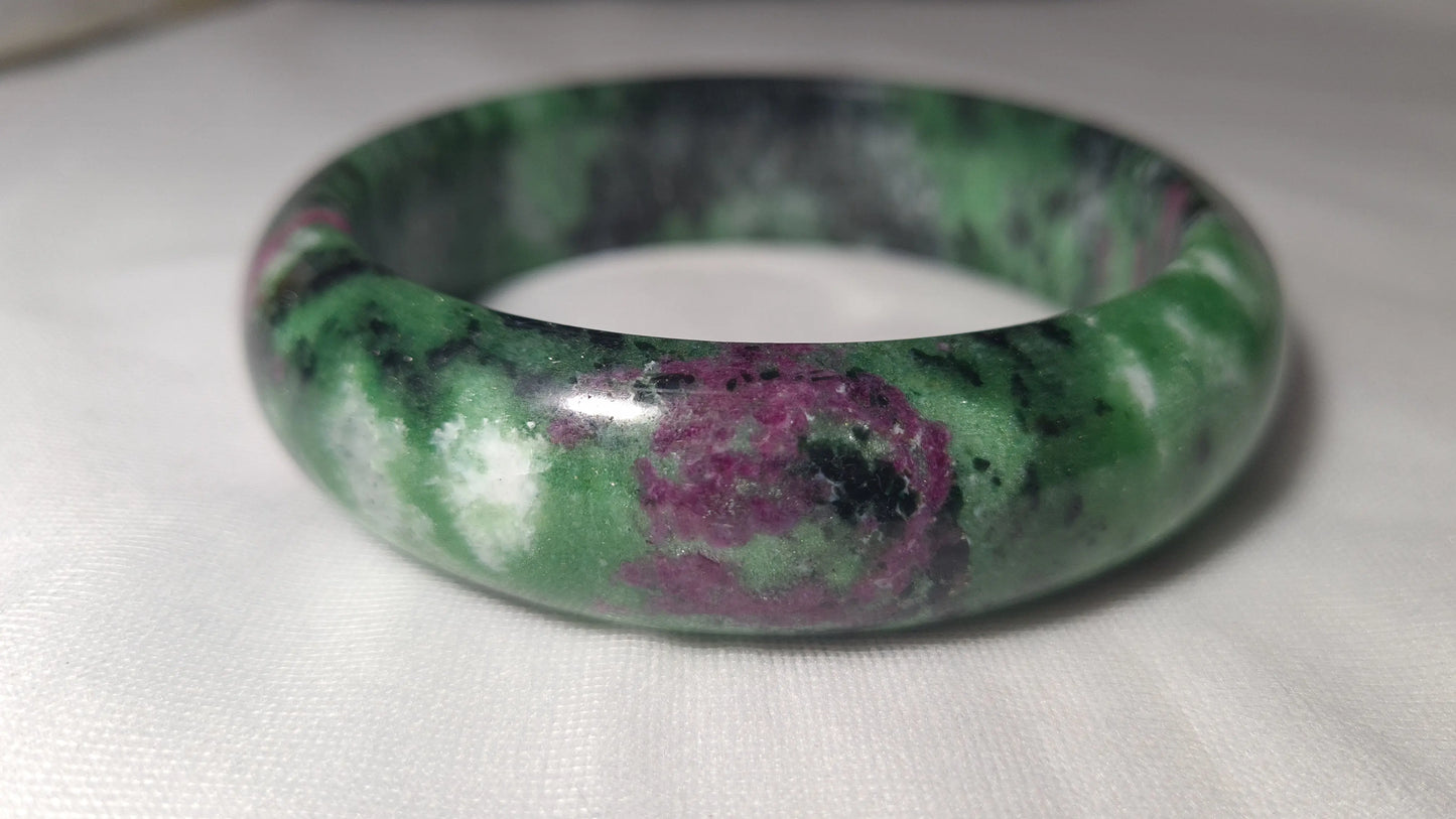 Bracelet massif "jonc" en rubis zoïsite Cristal Roche