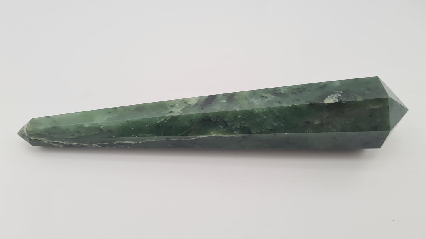Vogel en jade néphrite du Canada