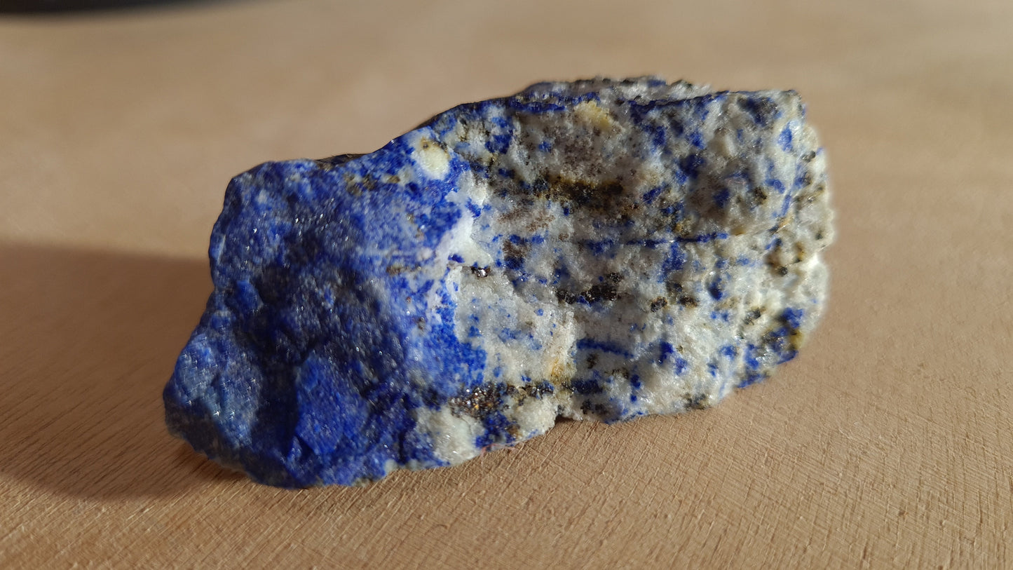 Pierre de lapis-lazuli brute de 46.3g