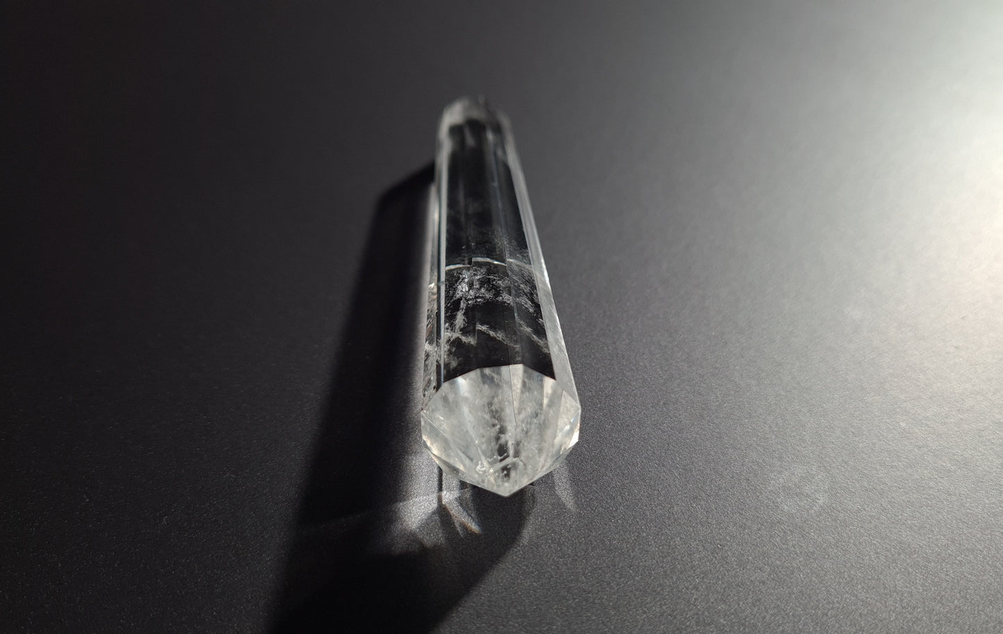 Quartz crystal - 12 faces - 9.5 x 1.9 cm - 41.2g