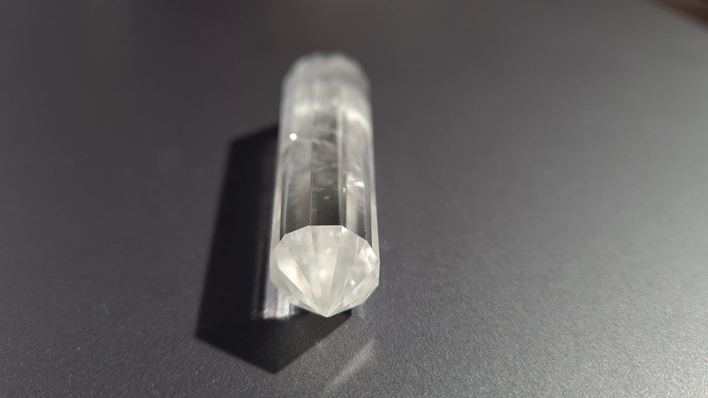 Cristal de quartz - 12 faces - 7.7 x 1.6 cm - 30g