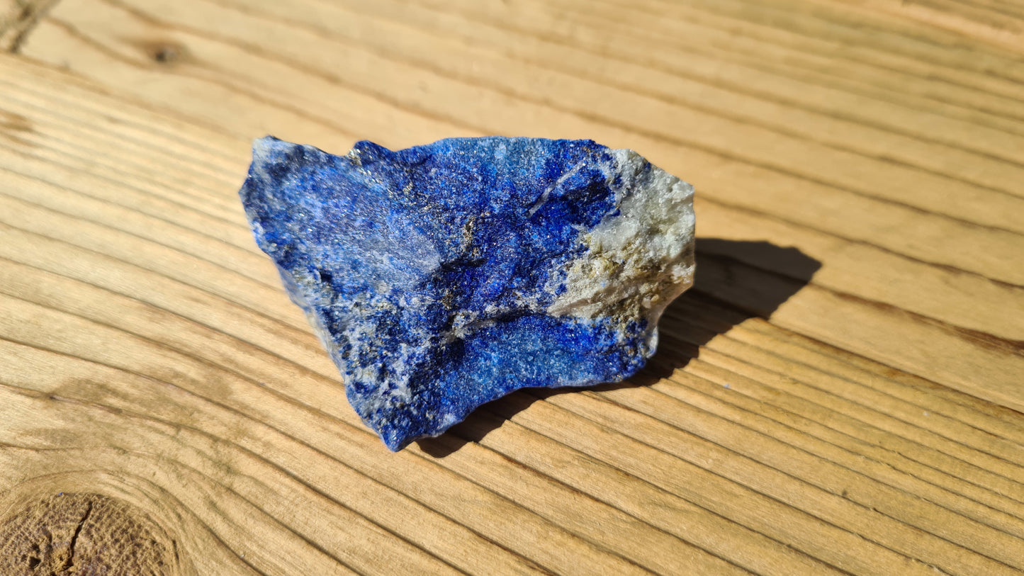 Pierre de lapis-lazuli brute de 51g