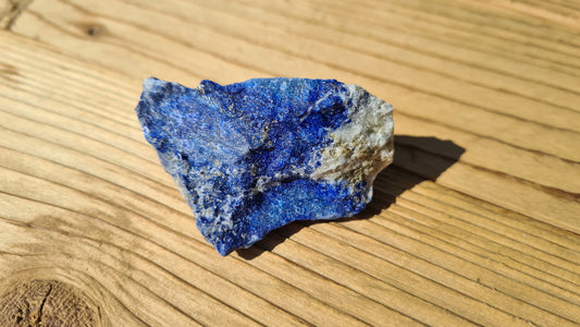 Pierre de lapis-lazuli brute de 51g