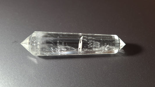 Quartz crystal - 12 faces - 7.7 x 1.6 cm - 30g